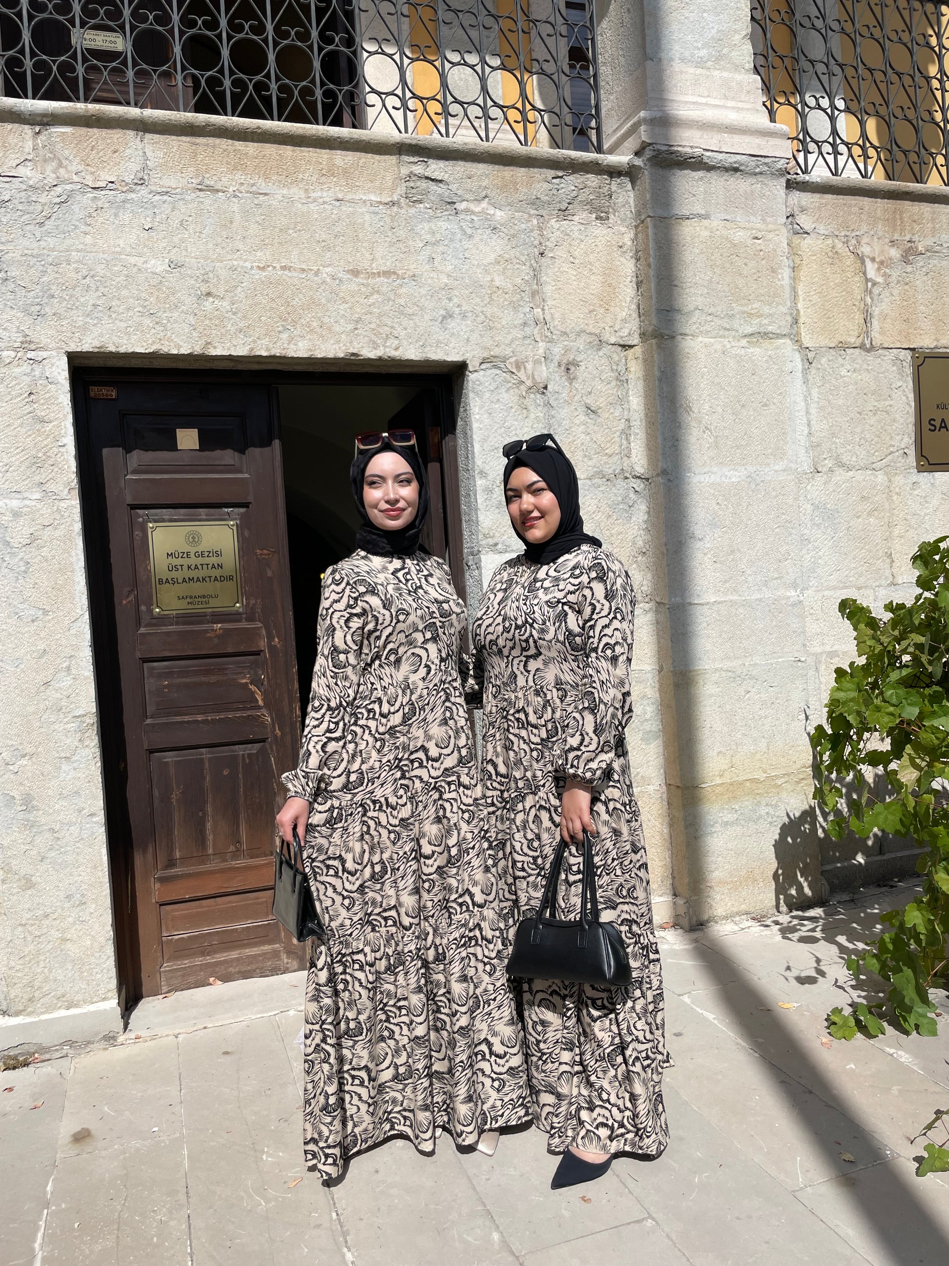 MANOLYA ELBİSE