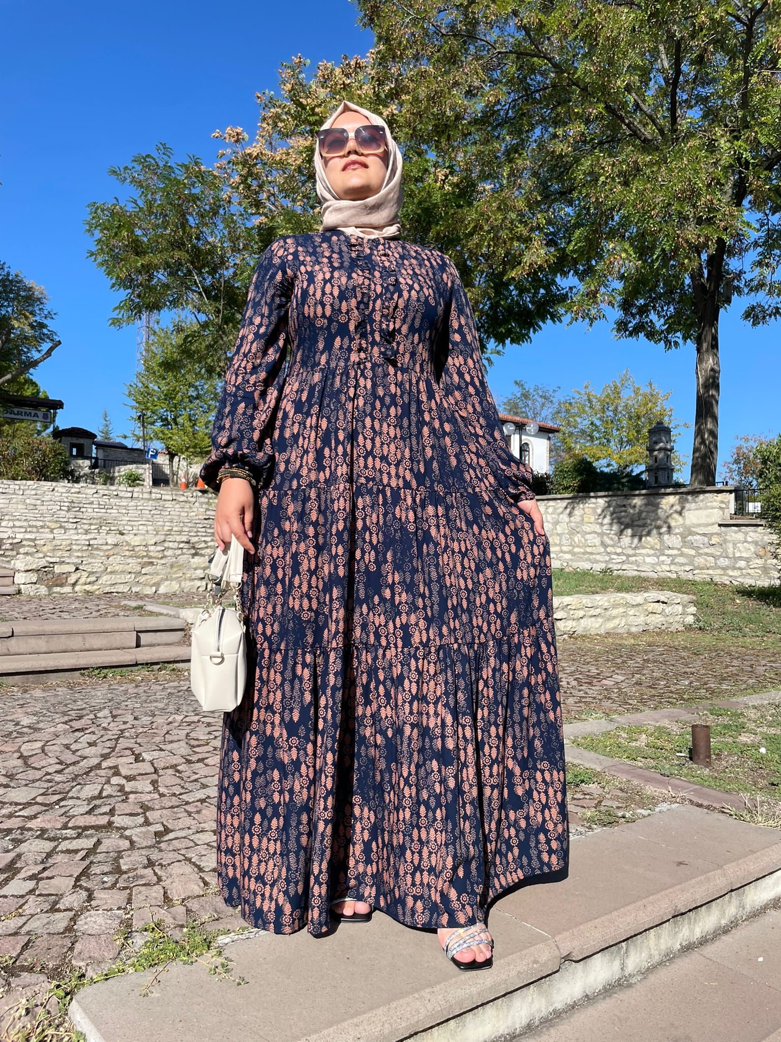 RÜZGAR GÜLÜ ELBİSE